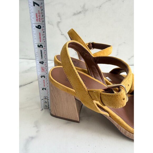 NATURALIZER Yellow Suede Sandals Heels Size 7.5W - Picture 6 of 9